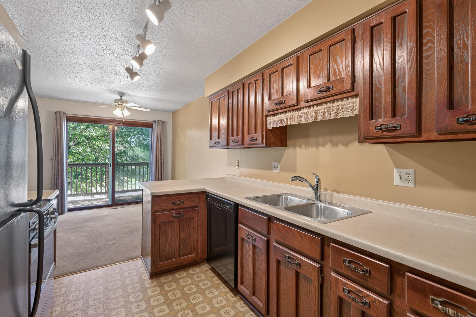 View of Residential at 3915 Gershwin Avenue, Oakdale MN 55128, Oakdale (8 of 29) - Mike Wilen | Minnesota Team Real Estate