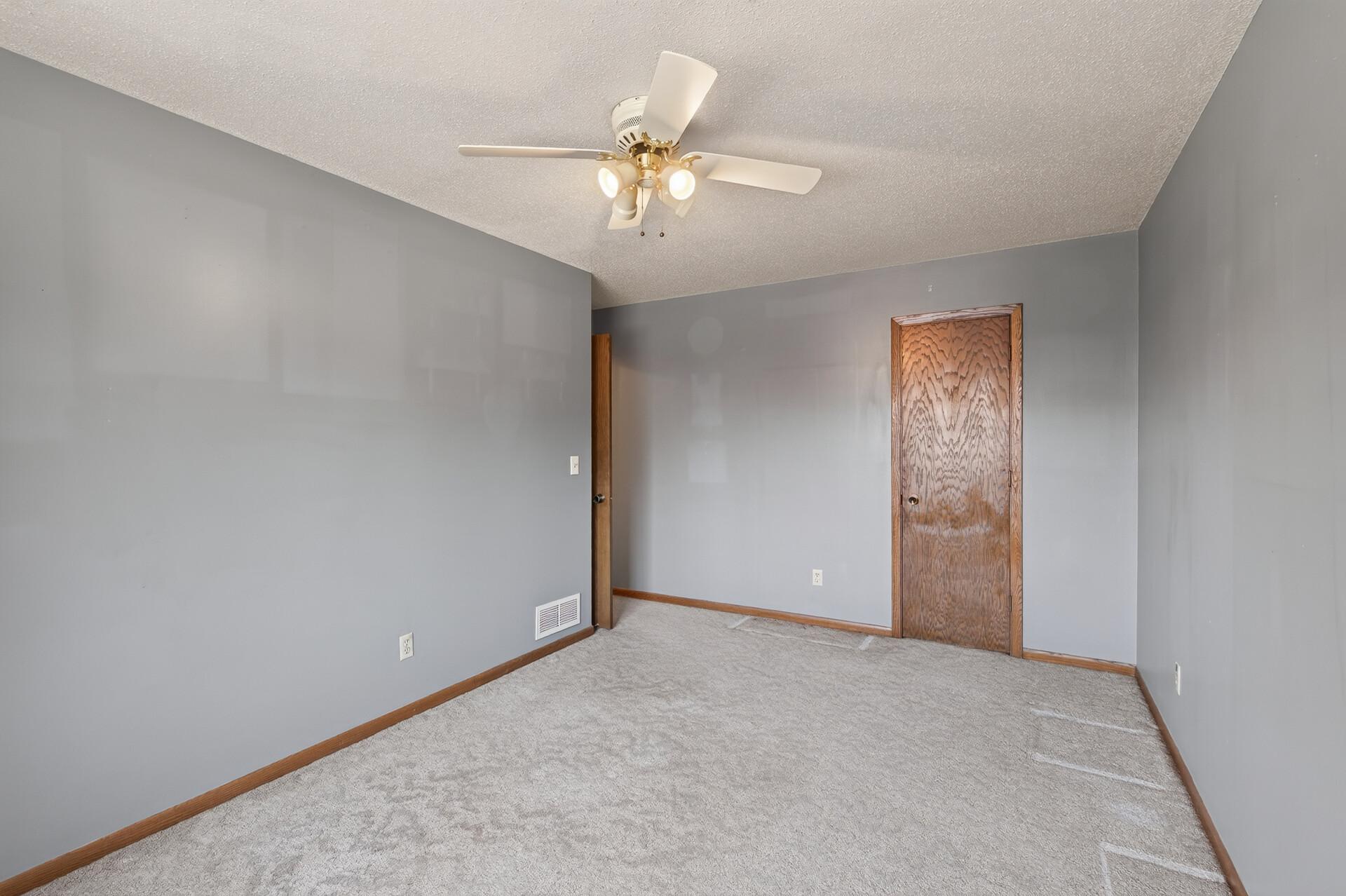 View of Residential at 3915 Gershwin Avenue, Oakdale MN 55128, Oakdale (12 of 29) - Mike Wilen | Minnesota Team Real Estate