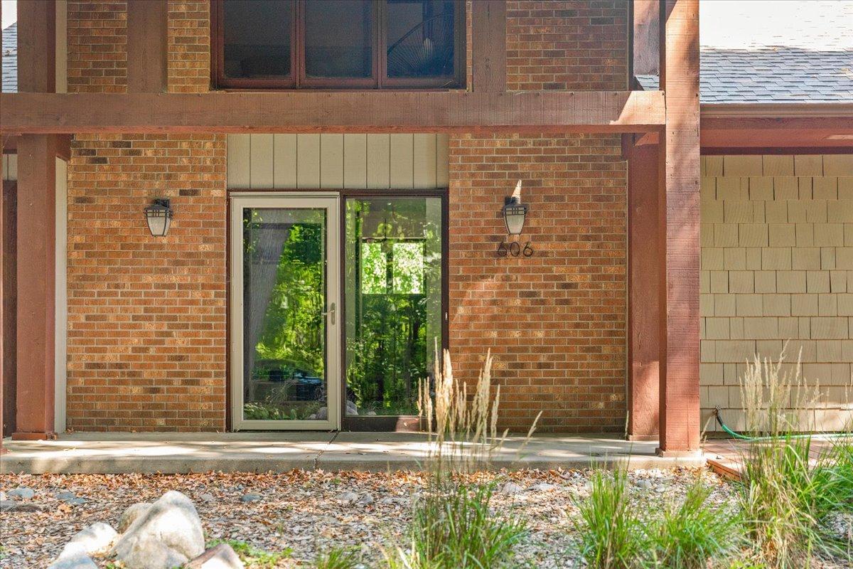 View of Residential at 606 Carver Beach Road, Chanhassen MN 55317, Chanhassen (2 of 52) - Mike Wilen | Minnesota Team Real Estate