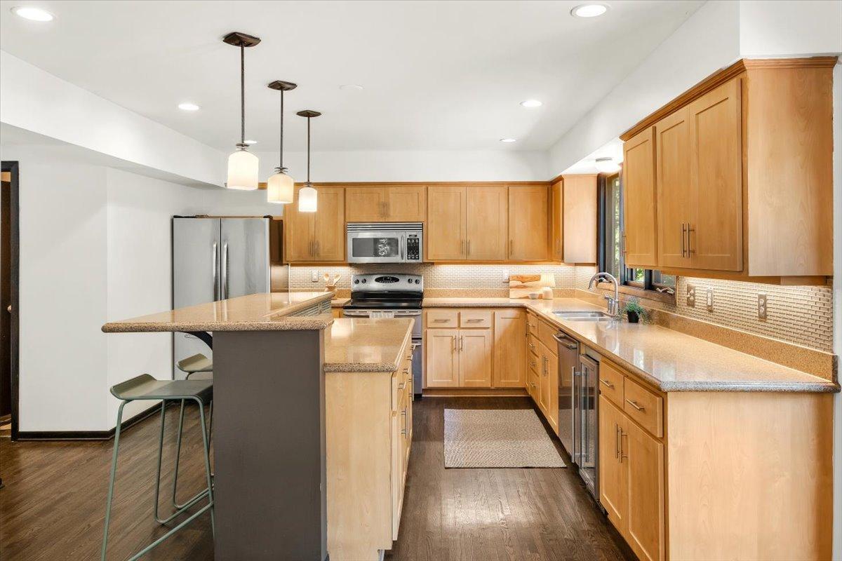 View of Residential at 606 Carver Beach Road, Chanhassen MN 55317, Chanhassen (20 of 52) - Mike Wilen | Minnesota Team Real Estate