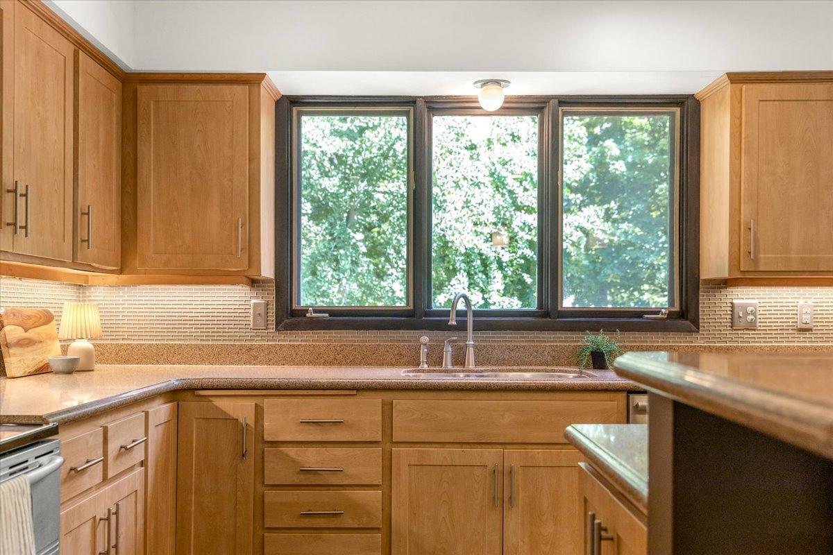 View of Residential at 606 Carver Beach Road, Chanhassen MN 55317, Chanhassen (23 of 52) - Mike Wilen | Minnesota Team Real Estate