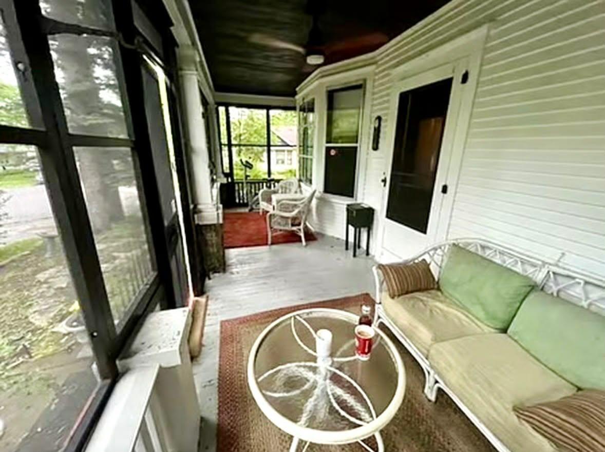 View of Residential at 998 Margaret Street, Saint Paul MN 55106, Saint Paul (8 of 47) - Mike Wilen | Minnesota Team Real Estate