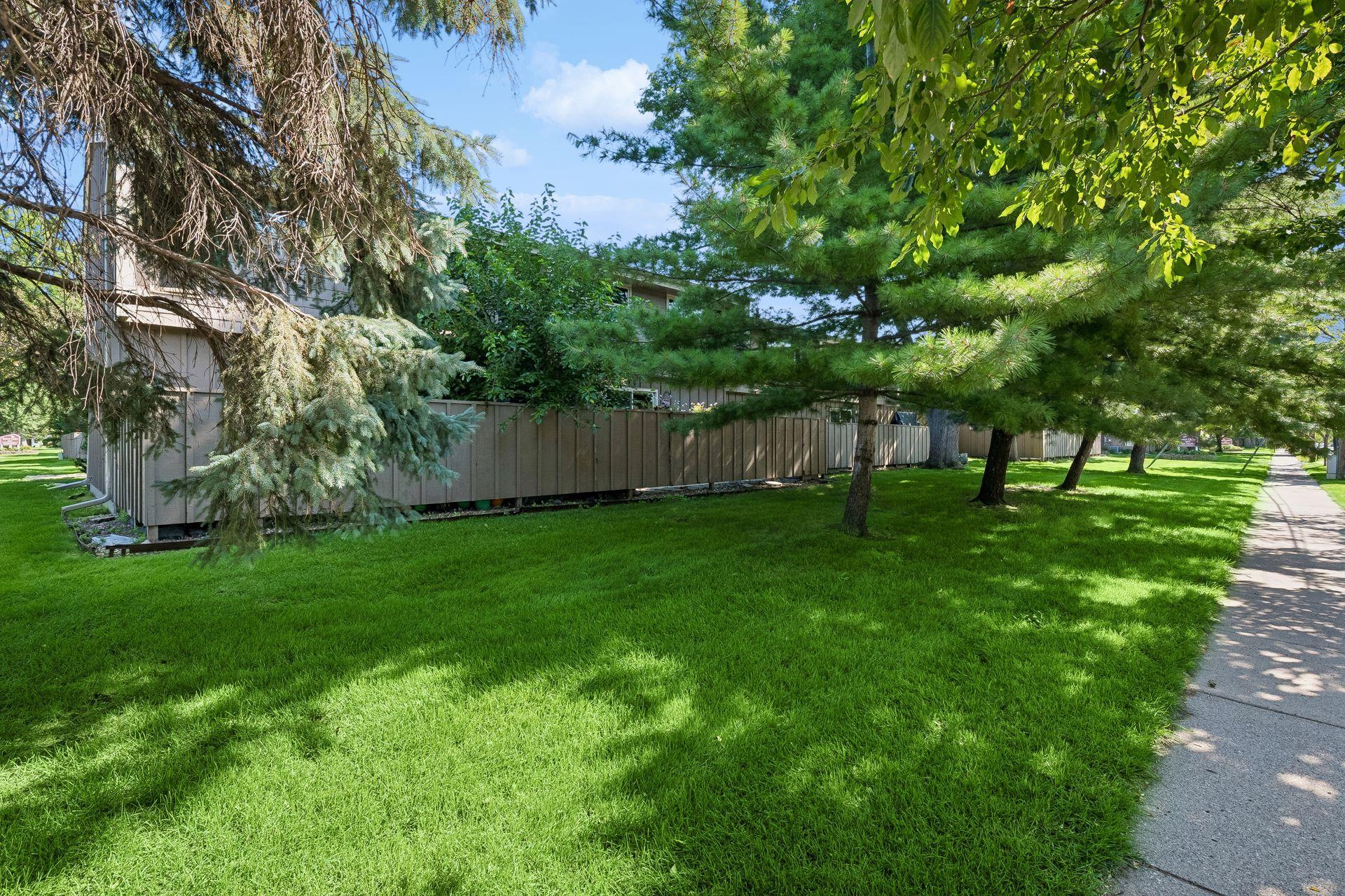 View of Residential at 318 44th Street, Minneapolis MN 55409, Minneapolis (27 of 34) - Mike Wilen | Minnesota Team Real Estate