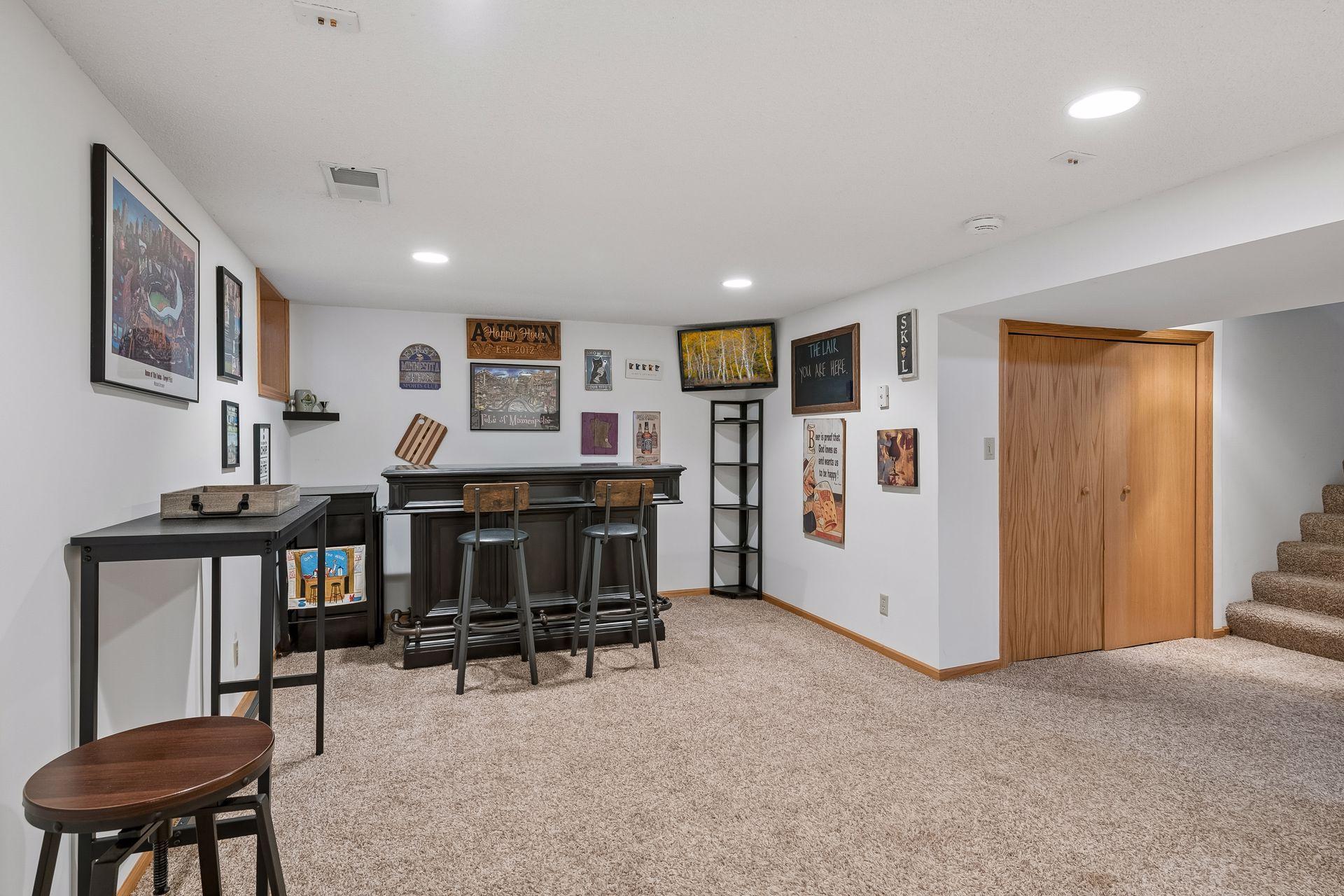 View of Residential at 318 44th Street, Minneapolis MN 55409, Minneapolis (25 of 34) - Mike Wilen | Minnesota Team Real Estate