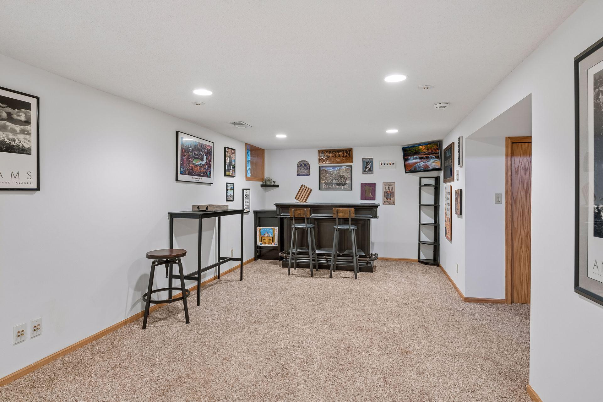 View of Residential at 318 44th Street, Minneapolis MN 55409, Minneapolis (24 of 34) - Mike Wilen | Minnesota Team Real Estate