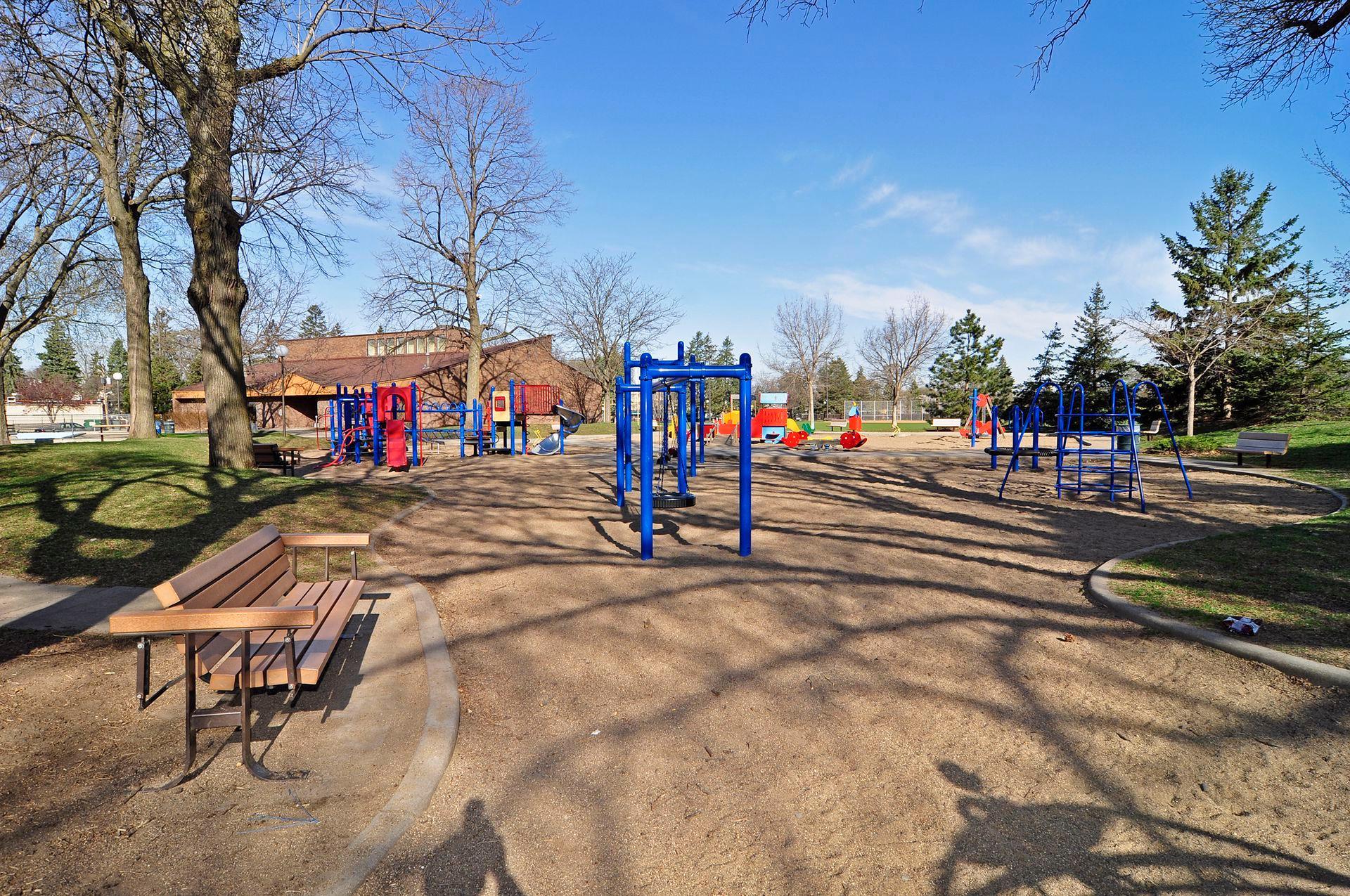 View of Residential at 318 44th Street, Minneapolis MN 55409, Minneapolis (33 of 34) - Mike Wilen | Minnesota Team Real Estate