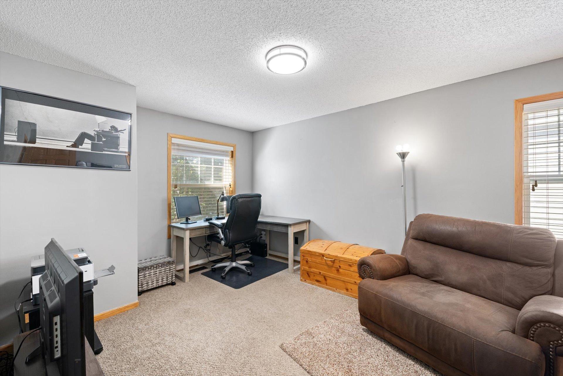 View of Residential at 10154 Country Club Curve, Woodbury MN 55129, Woodbury (9 of 23) - Mike Wilen | Minnesota Team Real Estate