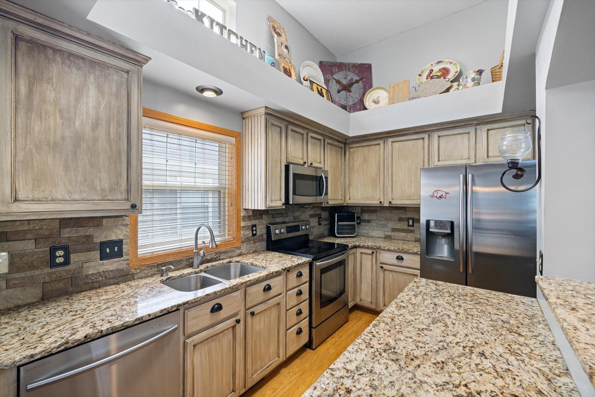 View of Residential at 10154 Country Club Curve, Woodbury MN 55129, Woodbury (3 of 23) - Mike Wilen | Minnesota Team Real Estate