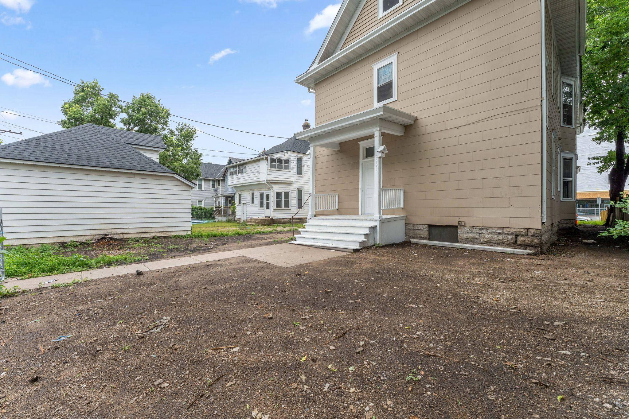 View of Residential Income at 2221 Bloomington Avenue, Minneapolis MN 55404, Minneapolis (27 of 31) - Mike Wilen | Minnesota Team Real Estate