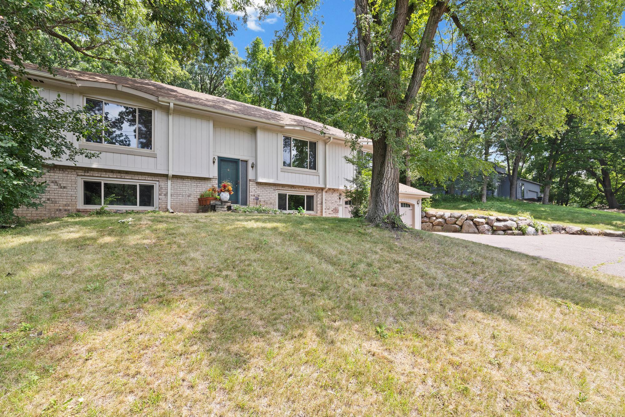 View of Residential at 4115 Williston Road, Minnetonka MN 55345, Minnetonka (4 of 51) - Mike Wilen | Minnesota Team Real Estate