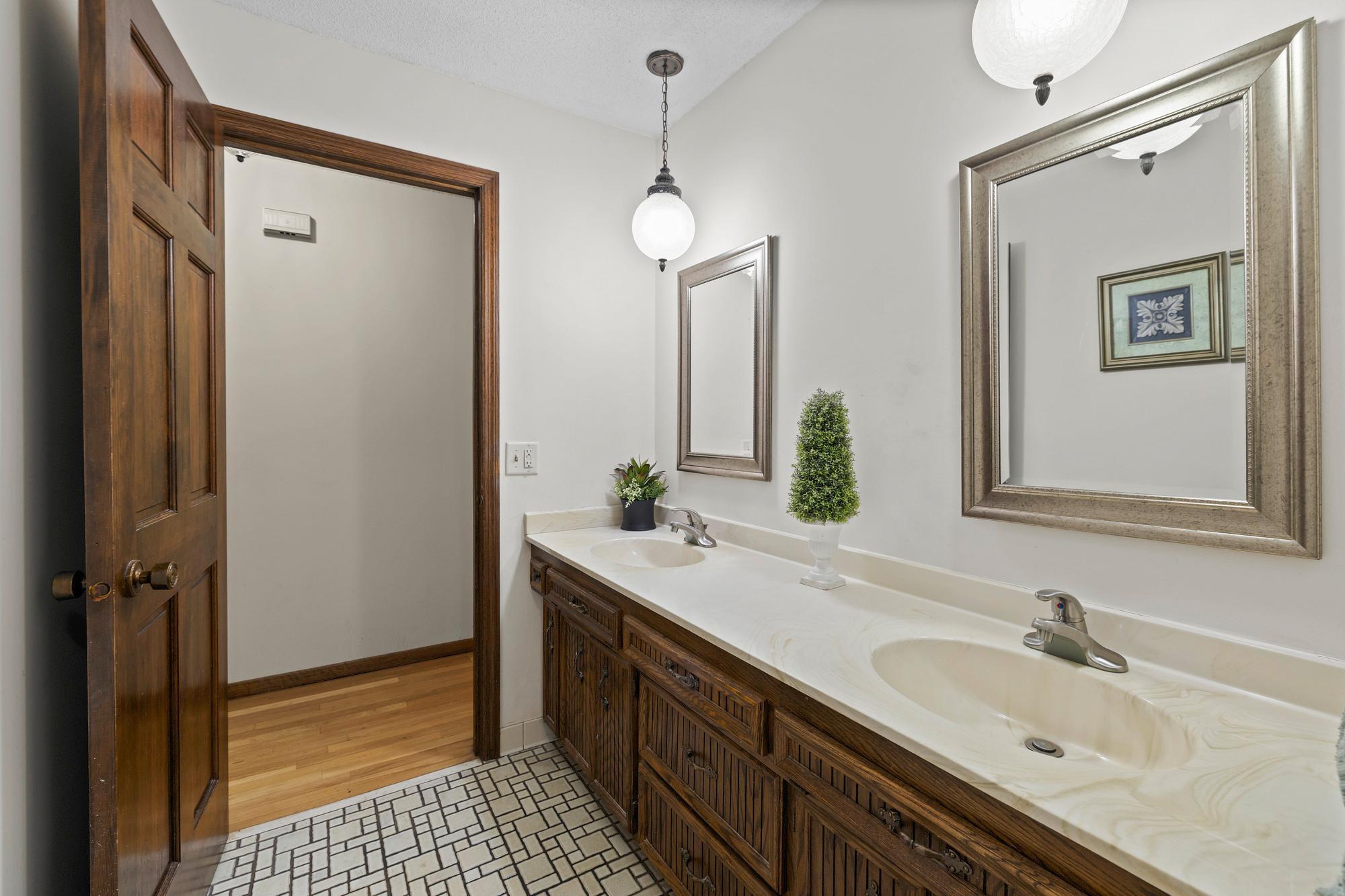 View of Residential at 4115 Williston Road, Minnetonka MN 55345, Minnetonka (28 of 51) - Mike Wilen | Minnesota Team Real Estate