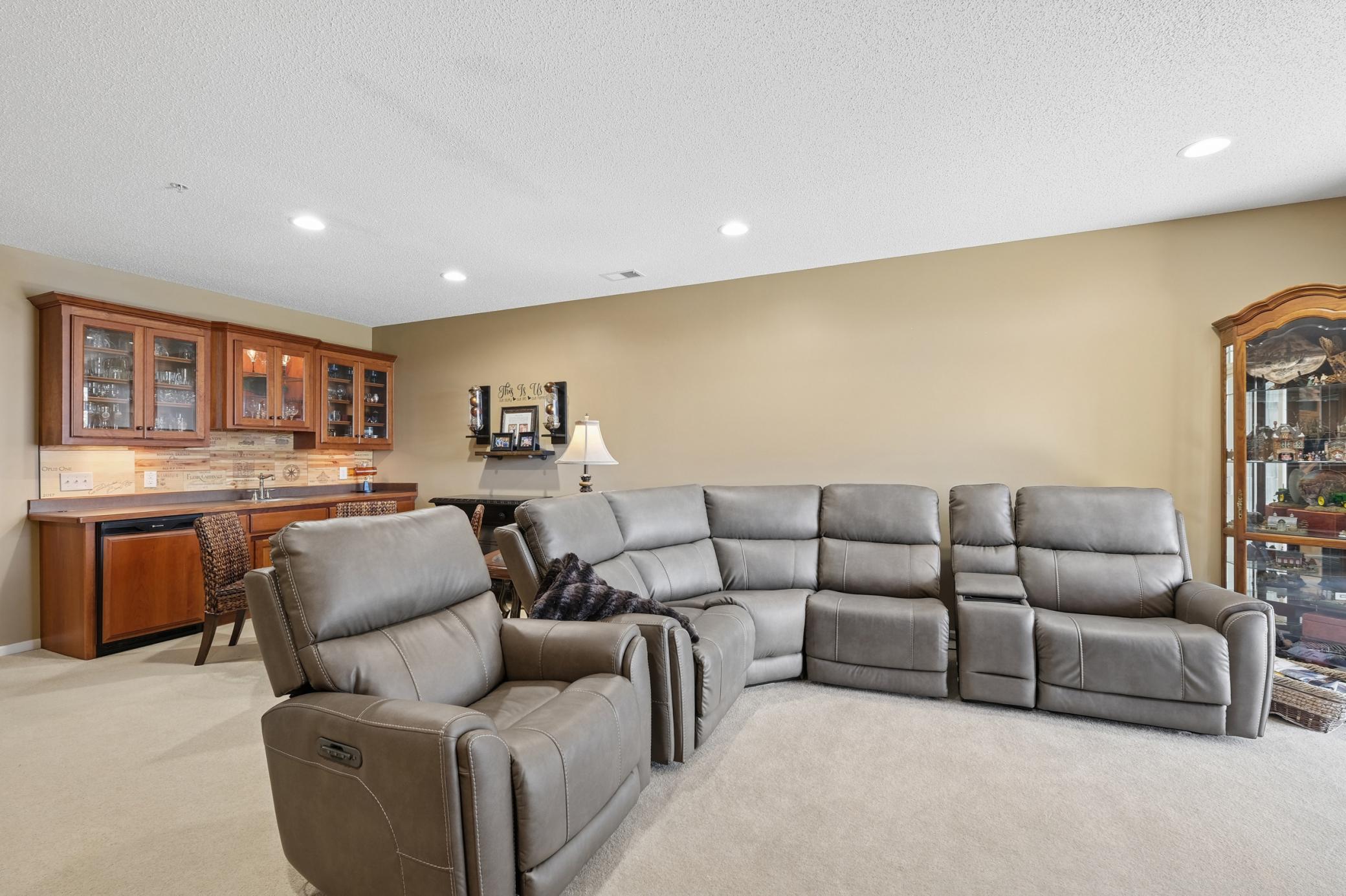 View of Residential at 10100 Indigo Drive, Eden Prairie MN 55347, Eden Prairie (25 of 44) - Mike Wilen | Minnesota Team Real Estate