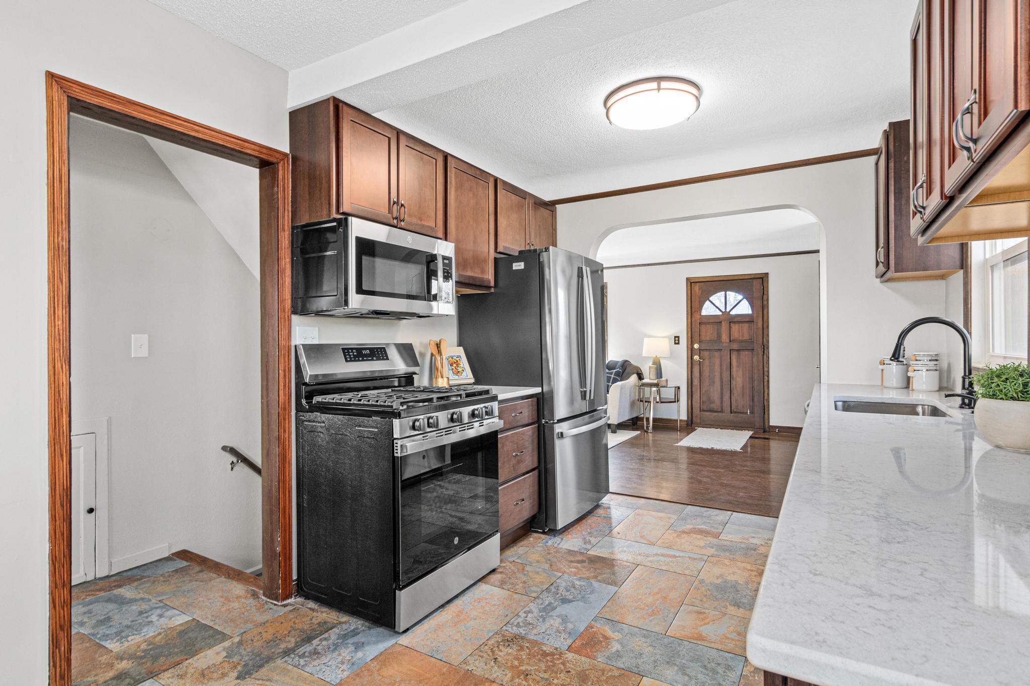 View of Residential at 6524 Minnetonka Boulevard, Saint Louis Park MN 55426, Saint Louis Park (5 of 31) - Mike Wilen | Minnesota Team Real Estate