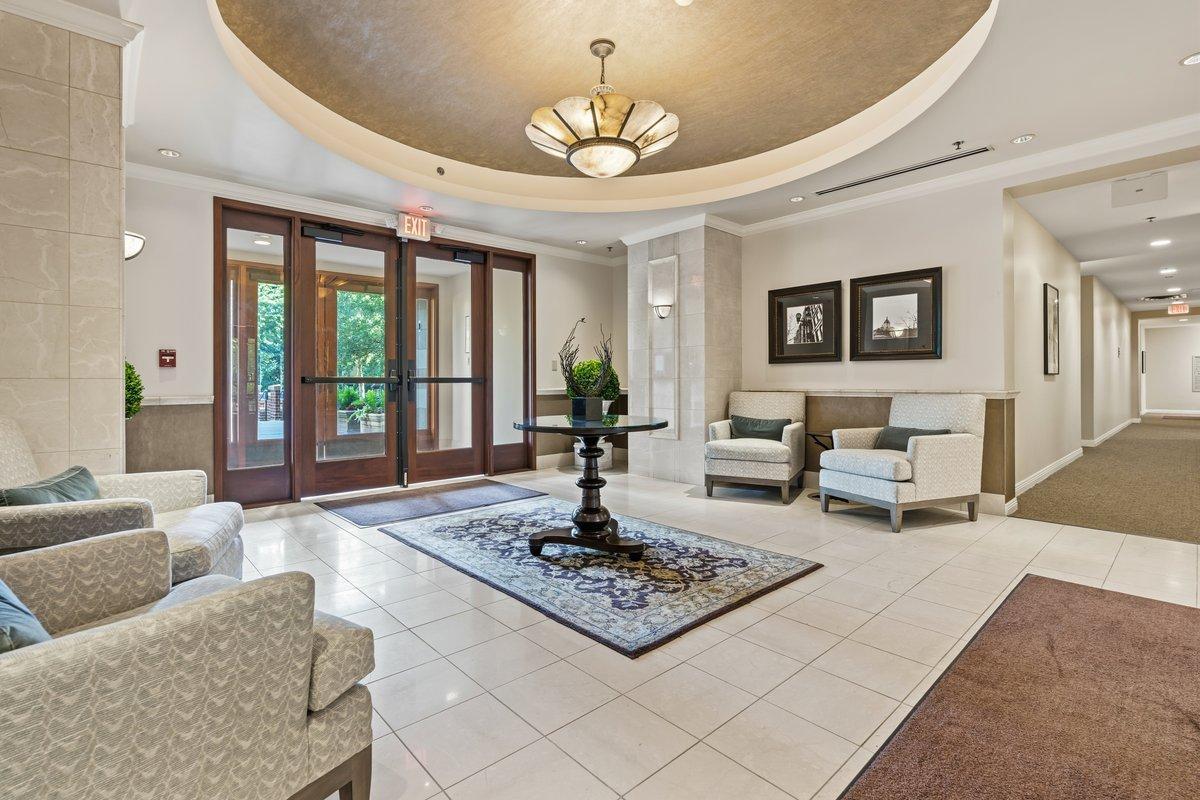 View of Residential at 370 Marshall Avenue #102, Saint Paul MN 55102, Saint Paul (24 of 27) - Mike Wilen | Minnesota Team Real Estate