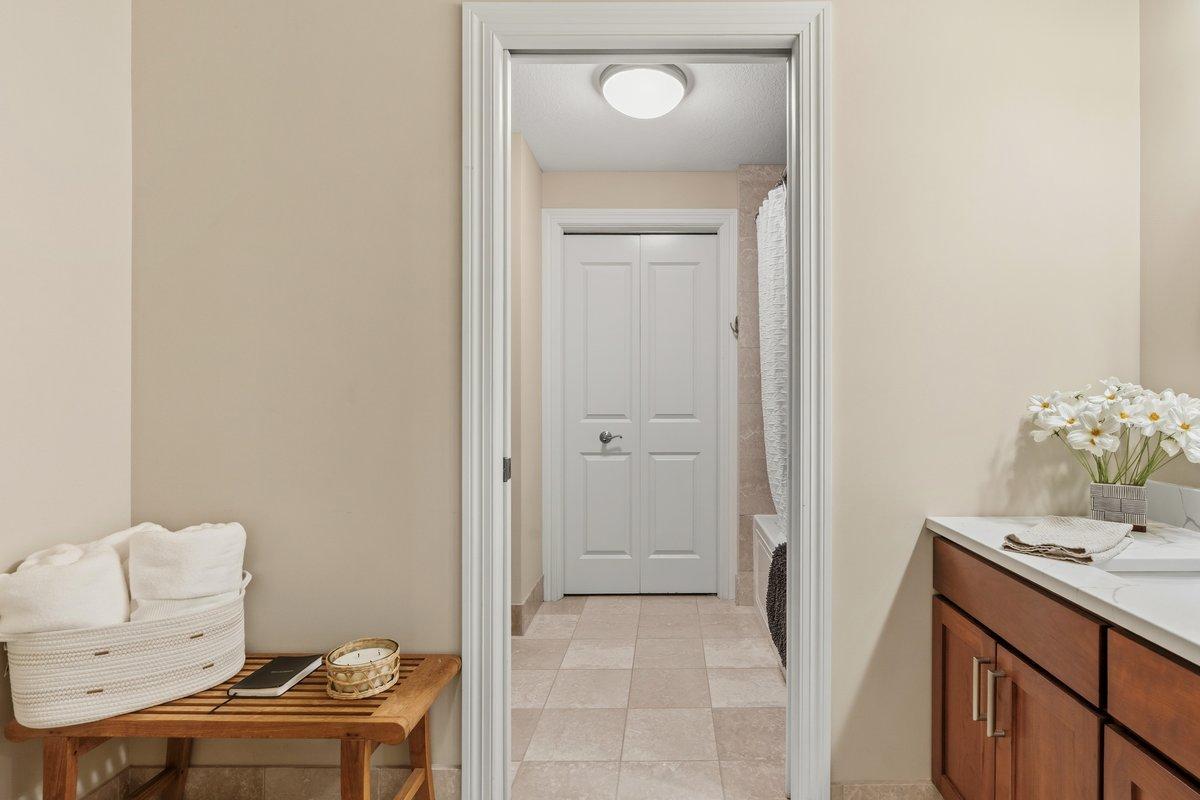 View of Residential at 370 Marshall Avenue #102, Saint Paul MN 55102, Saint Paul (22 of 27) - Mike Wilen | Minnesota Team Real Estate