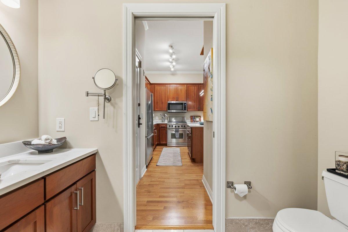 View of Residential at 370 Marshall Avenue #102, Saint Paul MN 55102, Saint Paul (21 of 27) - Mike Wilen | Minnesota Team Real Estate