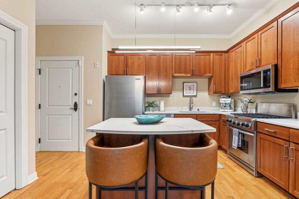 View of Residential at 370 Marshall Avenue #102, Saint Paul MN 55102, Saint Paul (6 of 27) - Mike Wilen | Minnesota Team Real Estate