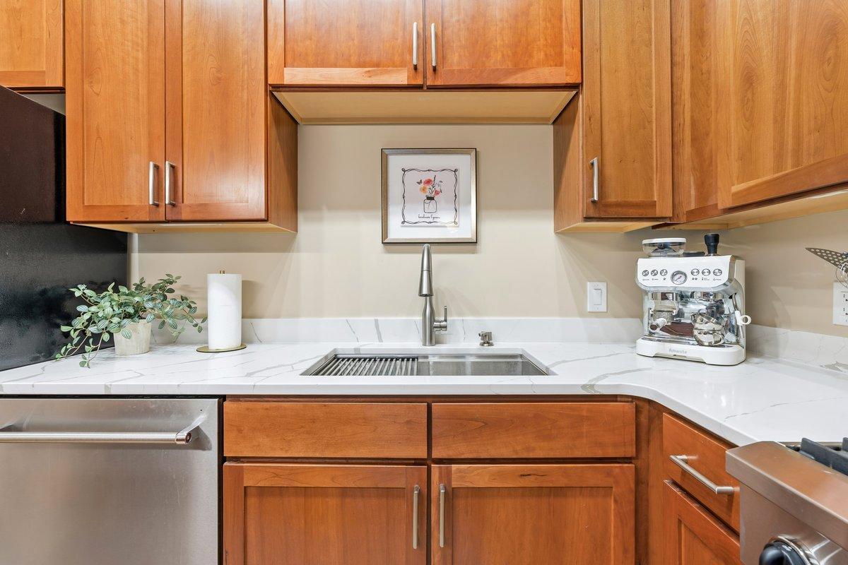 View of Residential at 370 Marshall Avenue #102, Saint Paul MN 55102, Saint Paul (5 of 27) - Mike Wilen | Minnesota Team Real Estate