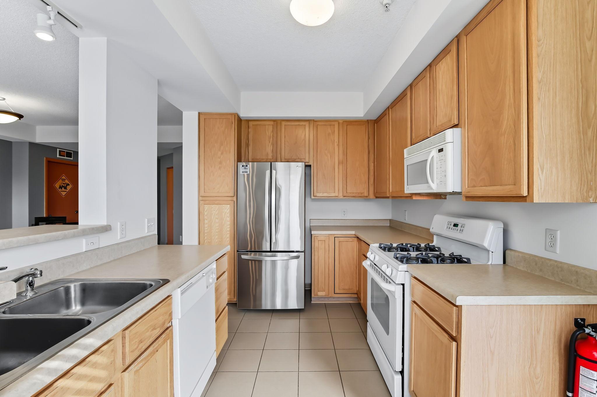 View of Residential at 2566 Ellis Avenue #303, Saint Paul MN 55114, Saint Paul (9 of 30) - Mike Wilen | Minnesota Team Real Estate