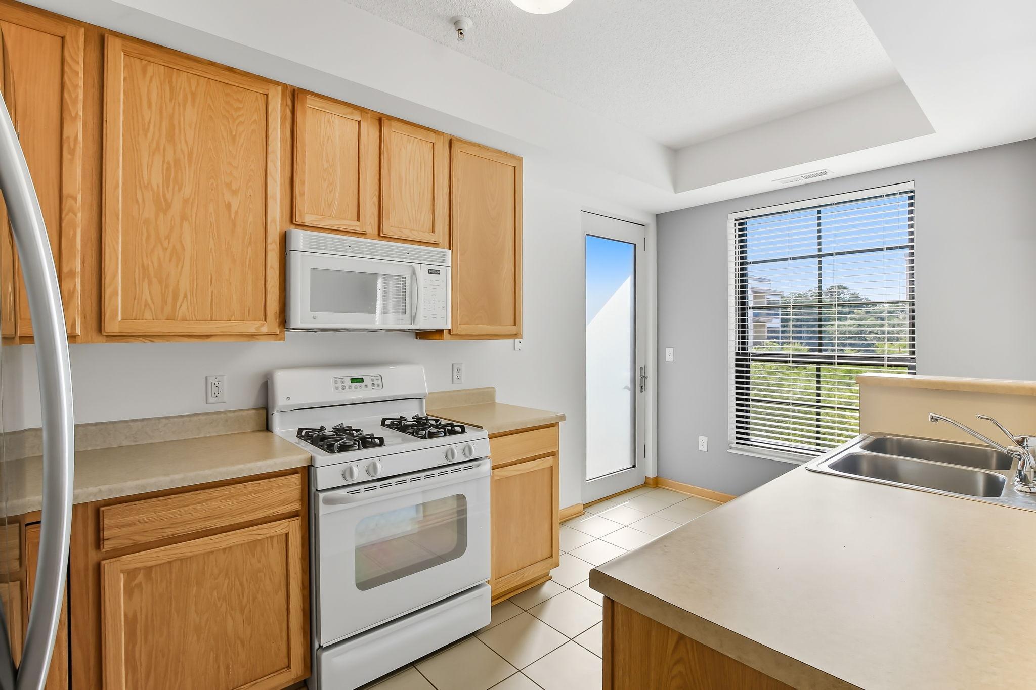 View of Residential at 2566 Ellis Avenue #303, Saint Paul MN 55114, Saint Paul (11 of 30) - Mike Wilen | Minnesota Team Real Estate