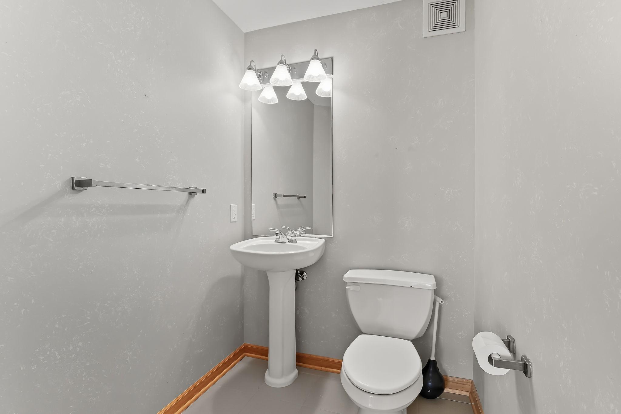 View of Residential at 2566 Ellis Avenue #303, Saint Paul MN 55114, Saint Paul (13 of 30) - Mike Wilen | Minnesota Team Real Estate