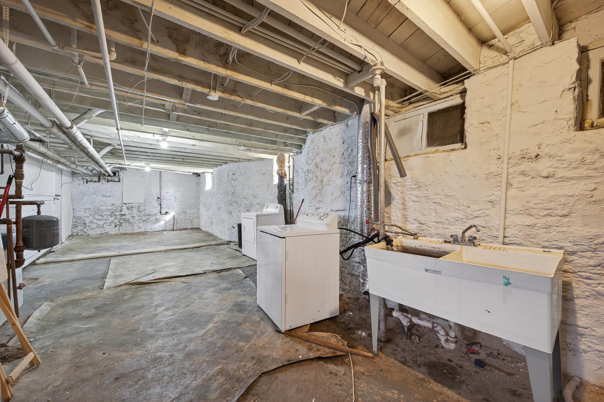 View of Residential Income at 2125 6th Street, Minneapolis MN 55411, Minneapolis (31 of 40) - Mike Wilen | Minnesota Team Real Estate