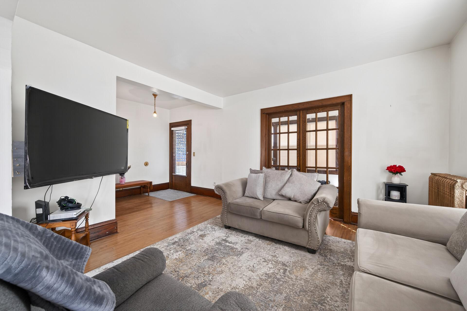 View of Residential Income at 2125 6th Street, Minneapolis MN 55411, Minneapolis (17 of 40) - Mike Wilen | Minnesota Team Real Estate