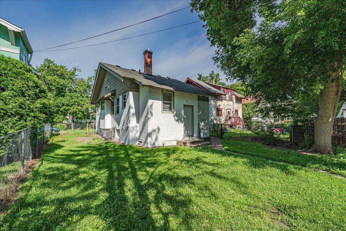 View of Residential at 1710 Newton Avenue, Minneapolis MN 55411, Minneapolis (35 of 36) - Mike Wilen | Minnesota Team Real Estate