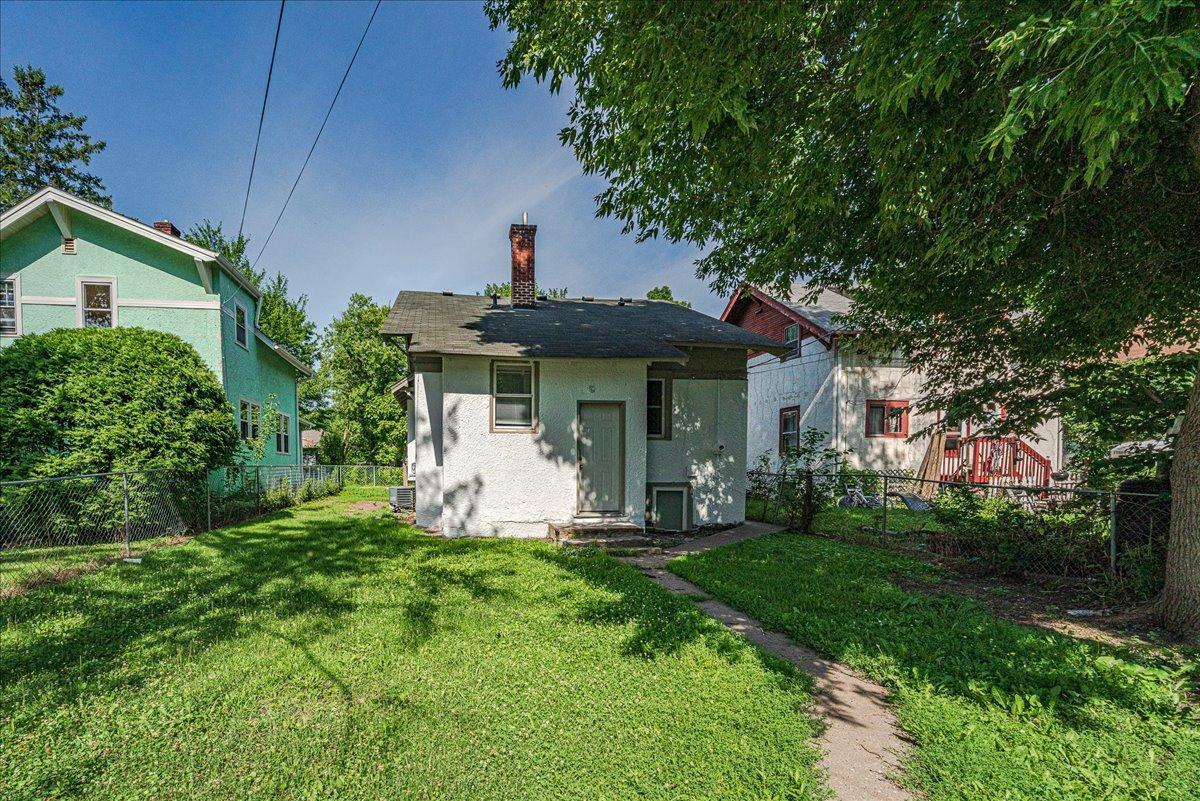 View of Residential at 1710 Newton Avenue, Minneapolis MN 55411, Minneapolis (34 of 36) - Mike Wilen | Minnesota Team Real Estate