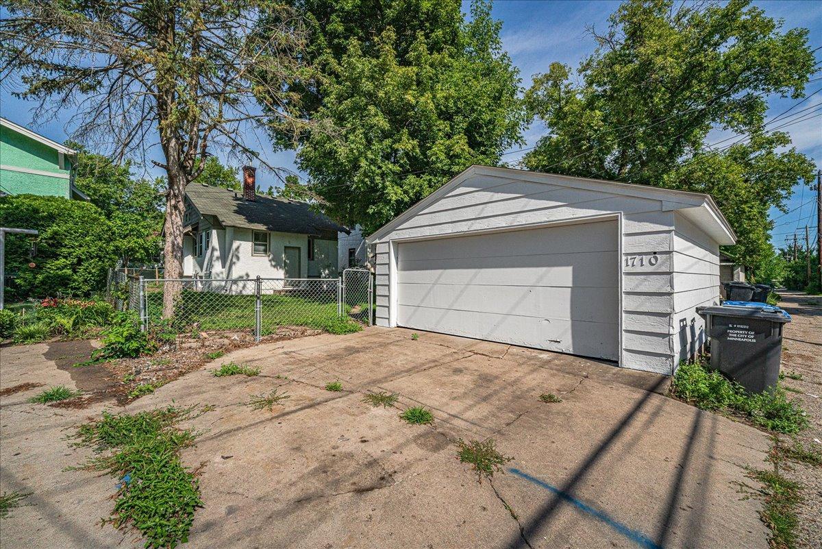 View of Residential at 1710 Newton Avenue, Minneapolis MN 55411, Minneapolis (32 of 36) - Mike Wilen | Minnesota Team Real Estate