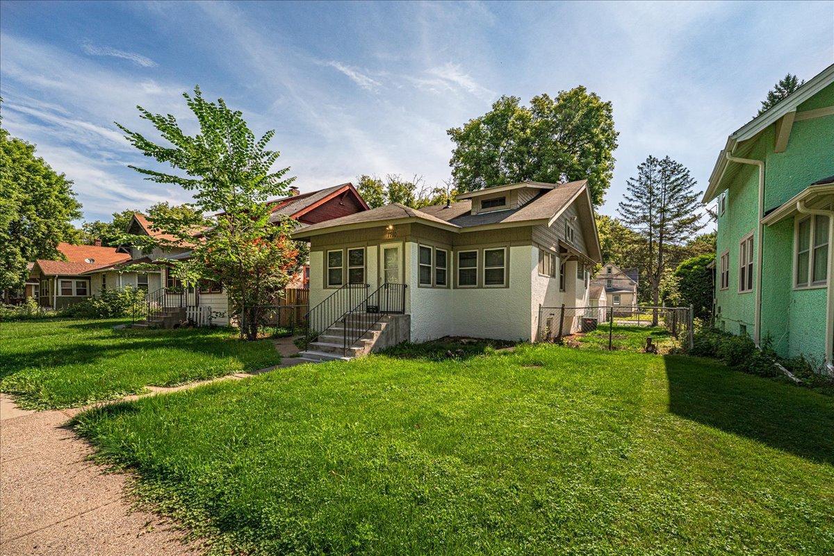 View of Residential at 1710 Newton Avenue, Minneapolis MN 55411, Minneapolis (2 of 36) - Mike Wilen | Minnesota Team Real Estate
