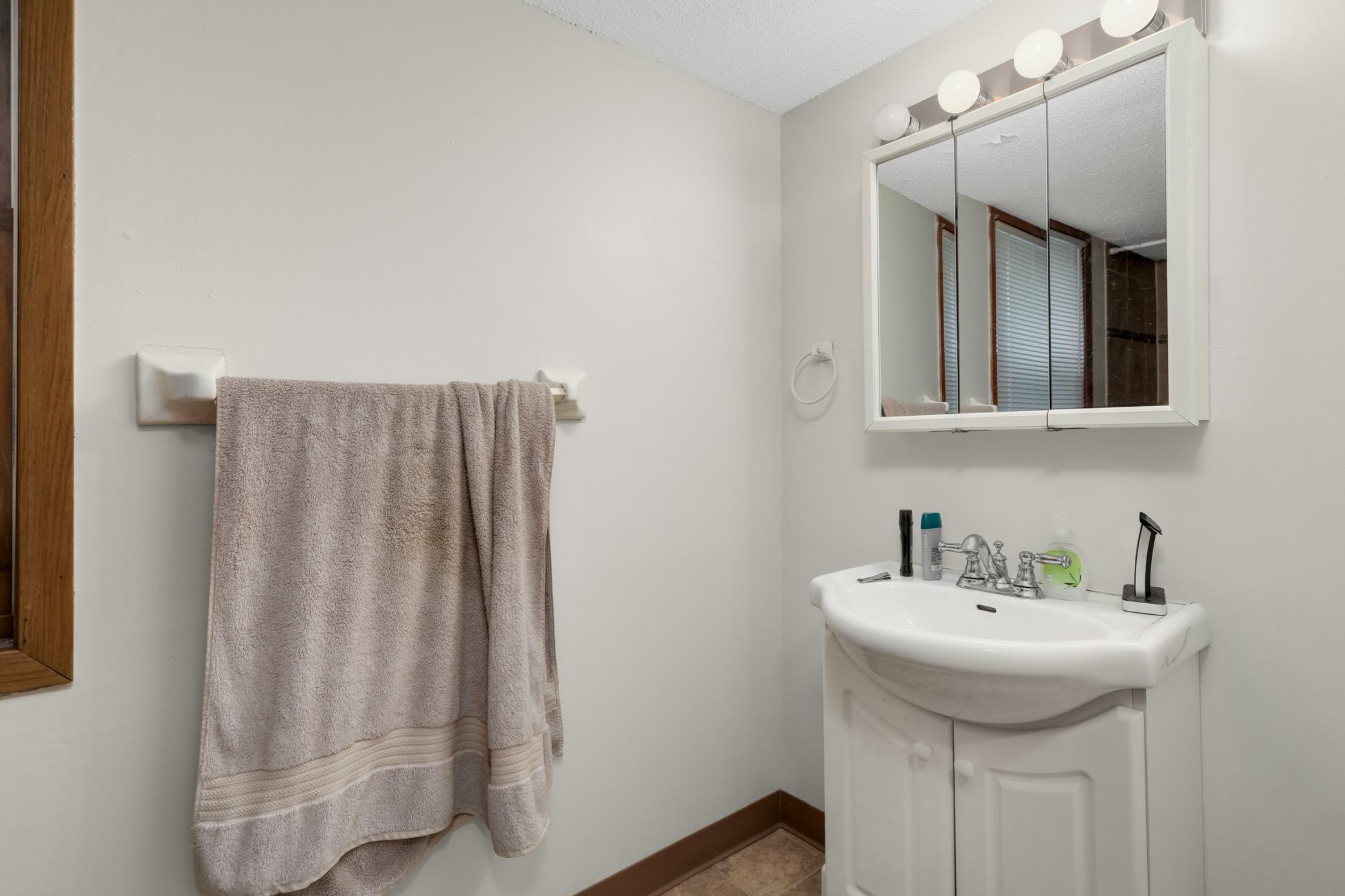 View of Residential Income at 588 Selby Avenue, Saint Paul MN 55102, Saint Paul (14 of 55) - Mike Wilen | Minnesota Team Real Estate