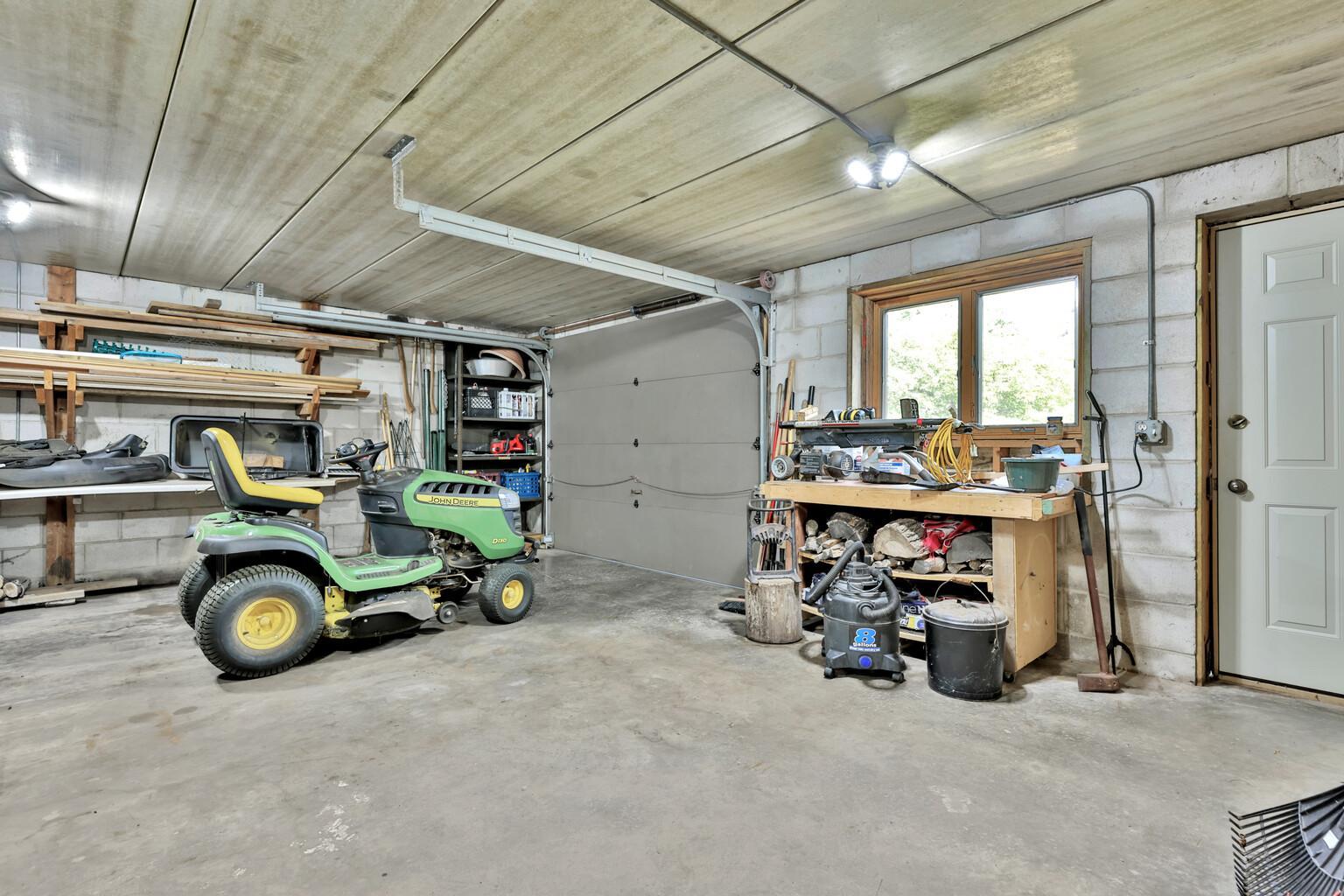 View of Residential at 987 Demont Avenue, Maplewood MN 55109, Maplewood (34 of 35) - Mike Wilen | Minnesota Team Real Estate