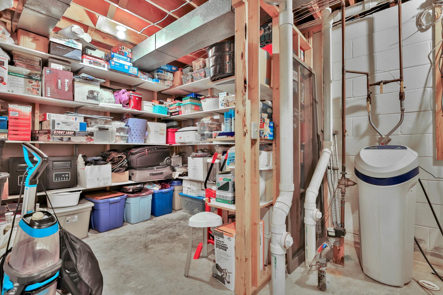 View of Residential at 987 Demont Avenue, Maplewood MN 55109, Maplewood (31 of 35) - Mike Wilen | Minnesota Team Real Estate