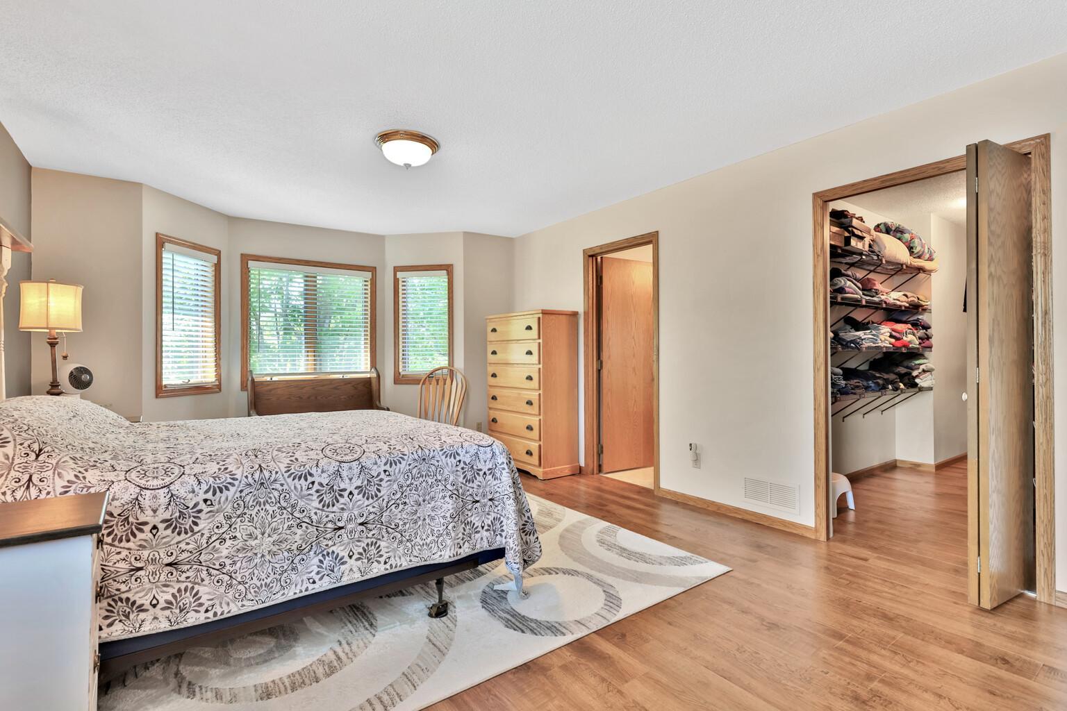 View of Residential at 987 Demont Avenue, Maplewood MN 55109, Maplewood (20 of 35) - Mike Wilen | Minnesota Team Real Estate