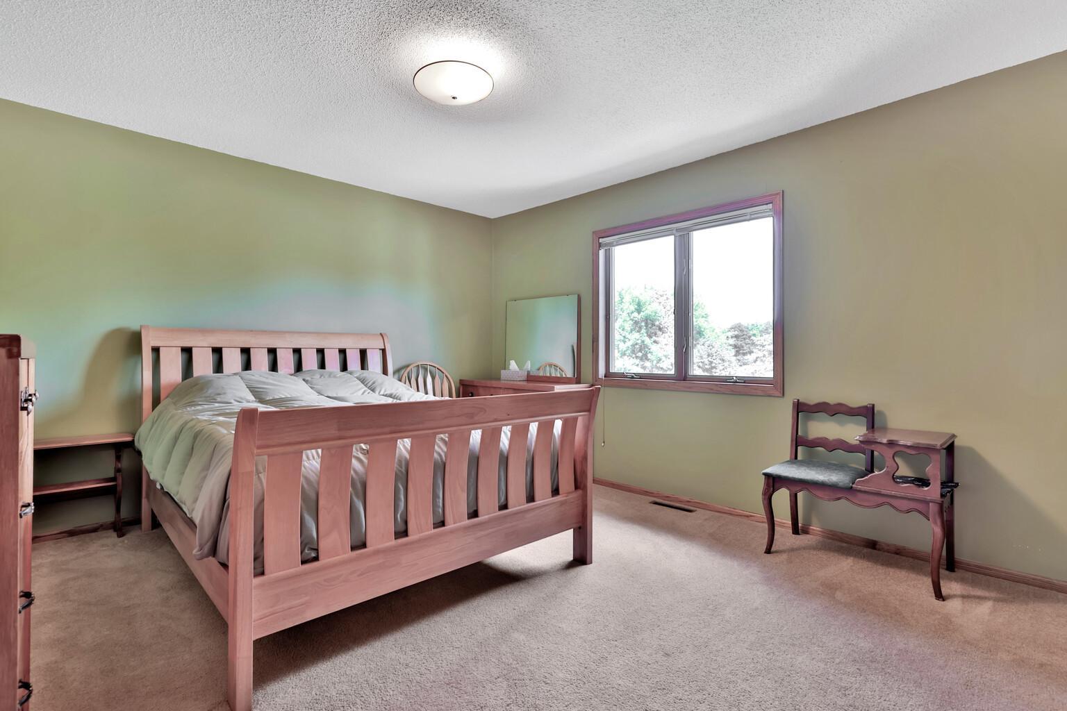 View of Residential at 987 Demont Avenue, Maplewood MN 55109, Maplewood (23 of 35) - Mike Wilen | Minnesota Team Real Estate