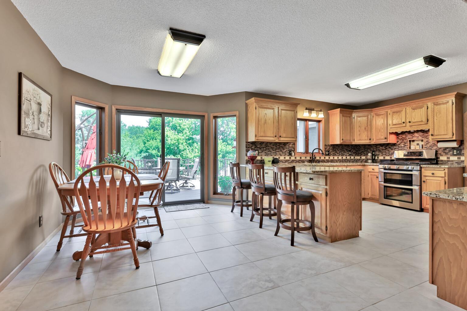 View of Residential at 987 Demont Avenue, Maplewood MN 55109, Maplewood (14 of 35) - Mike Wilen | Minnesota Team Real Estate