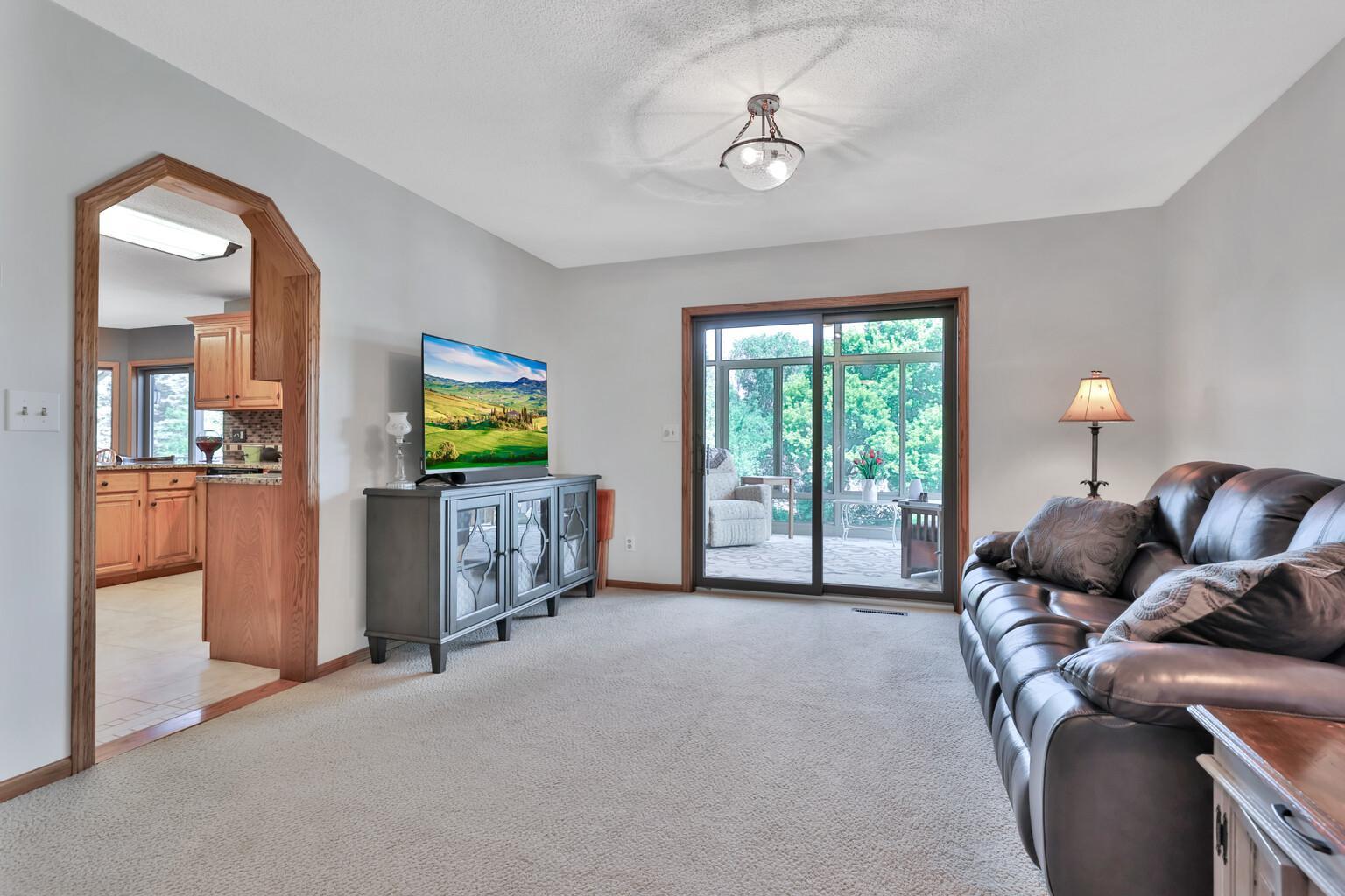 View of Residential at 987 Demont Avenue, Maplewood MN 55109, Maplewood (9 of 35) - Mike Wilen | Minnesota Team Real Estate