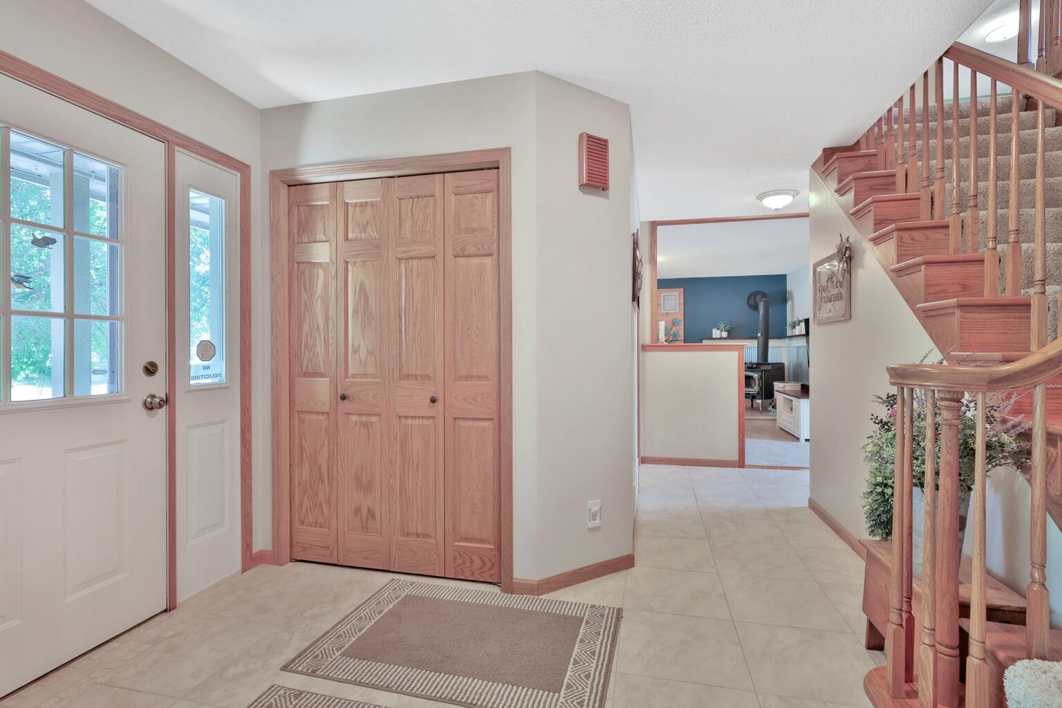 View of Residential at 987 Demont Avenue, Maplewood MN 55109, Maplewood (7 of 35) - Mike Wilen | Minnesota Team Real Estate