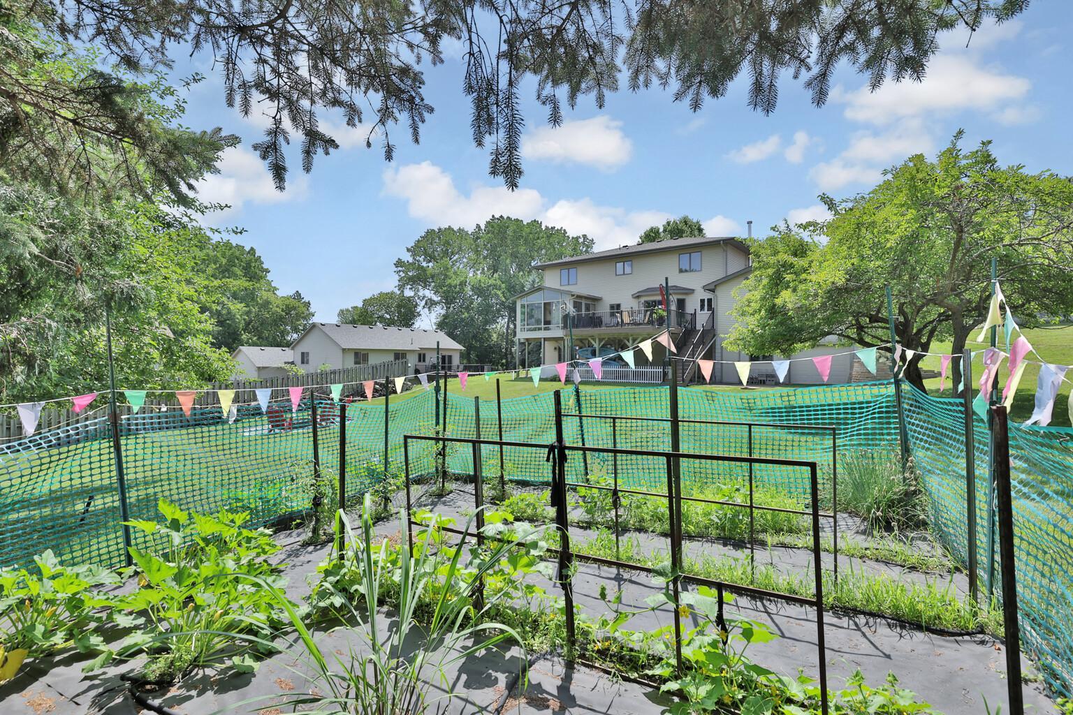 View of Residential at 987 Demont Avenue, Maplewood MN 55109, Maplewood (4 of 35) - Mike Wilen | Minnesota Team Real Estate