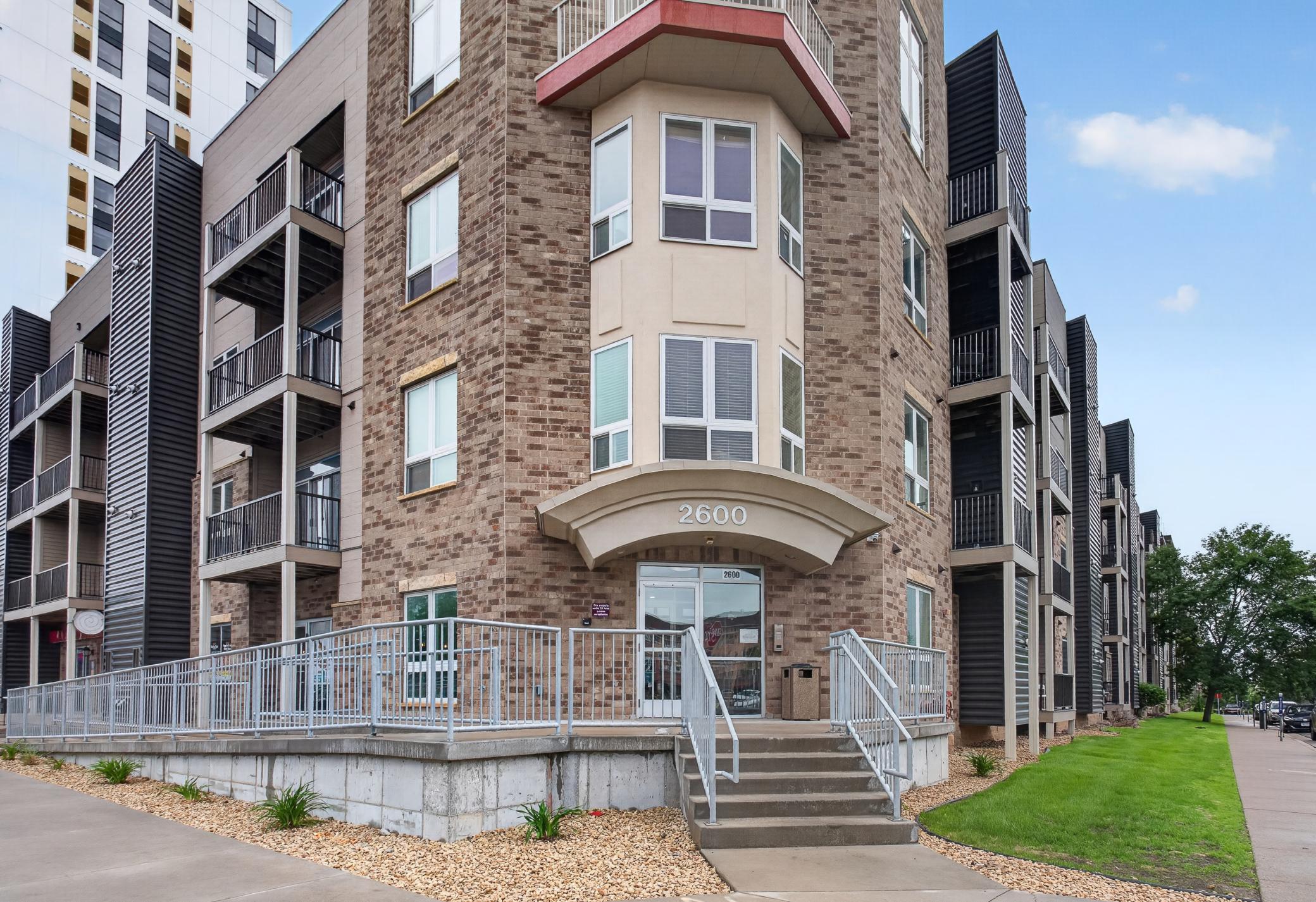 View of Residential at 2600 University Avenue #108, Minneapolis MN 55414, Minneapolis (26 of 28) - Mike Wilen | Minnesota Team Real Estate