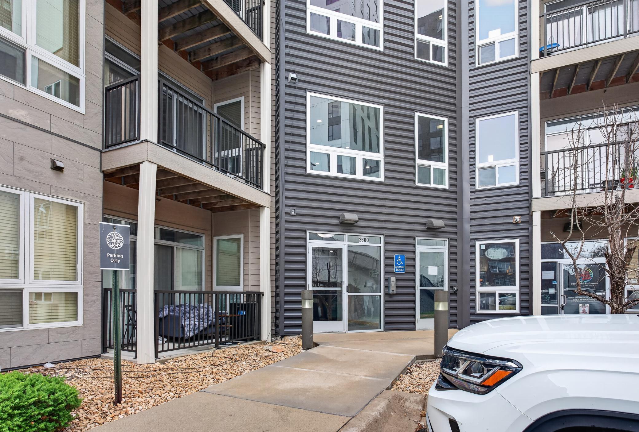 View of Residential at 2600 University Avenue #108, Minneapolis MN 55414, Minneapolis (27 of 28) - Mike Wilen | Minnesota Team Real Estate