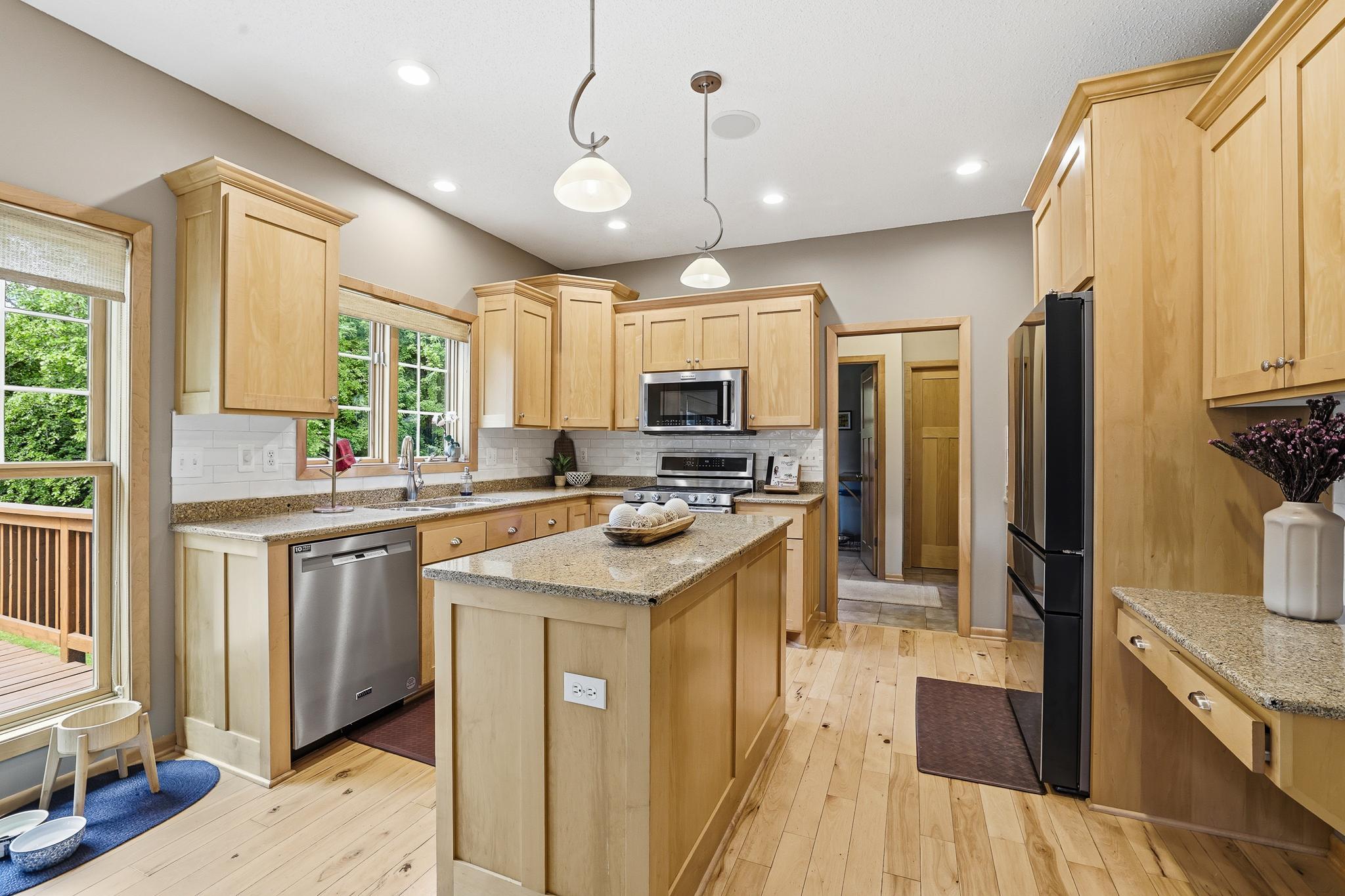 View of Residential at 2362 Fieldstone Curve, Woodbury MN 55129, Woodbury (17 of 41) - Mike Wilen | Minnesota Team Real Estate