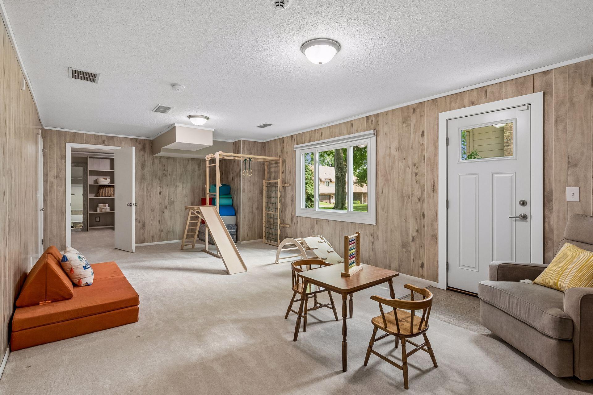 View of Residential at 7204 Glouchester Drive, Edina MN 55435, Edina (38 of 76) - Mike Wilen | Minnesota Team Real Estate