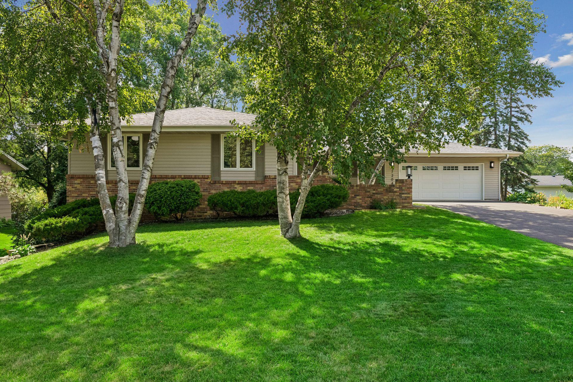 View of Residential at 7204 Glouchester Drive, Edina MN 55435, Edina (7 of 76) - Mike Wilen | Minnesota Team Real Estate