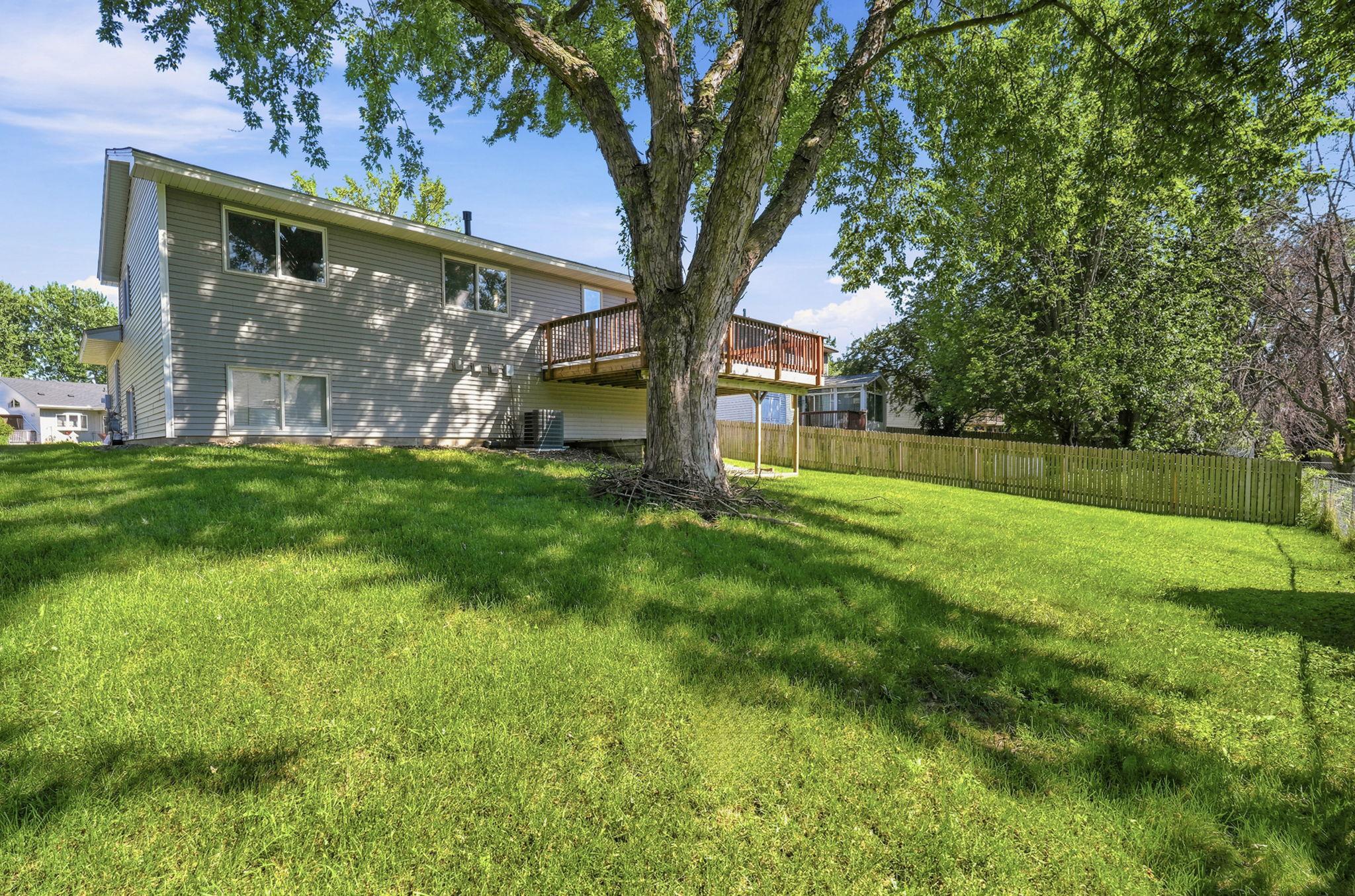 View of Residential at 2682 Guthrie Avenue, Oakdale MN 55128, Oakdale (35 of 43) - Mike Wilen | Minnesota Team Real Estate