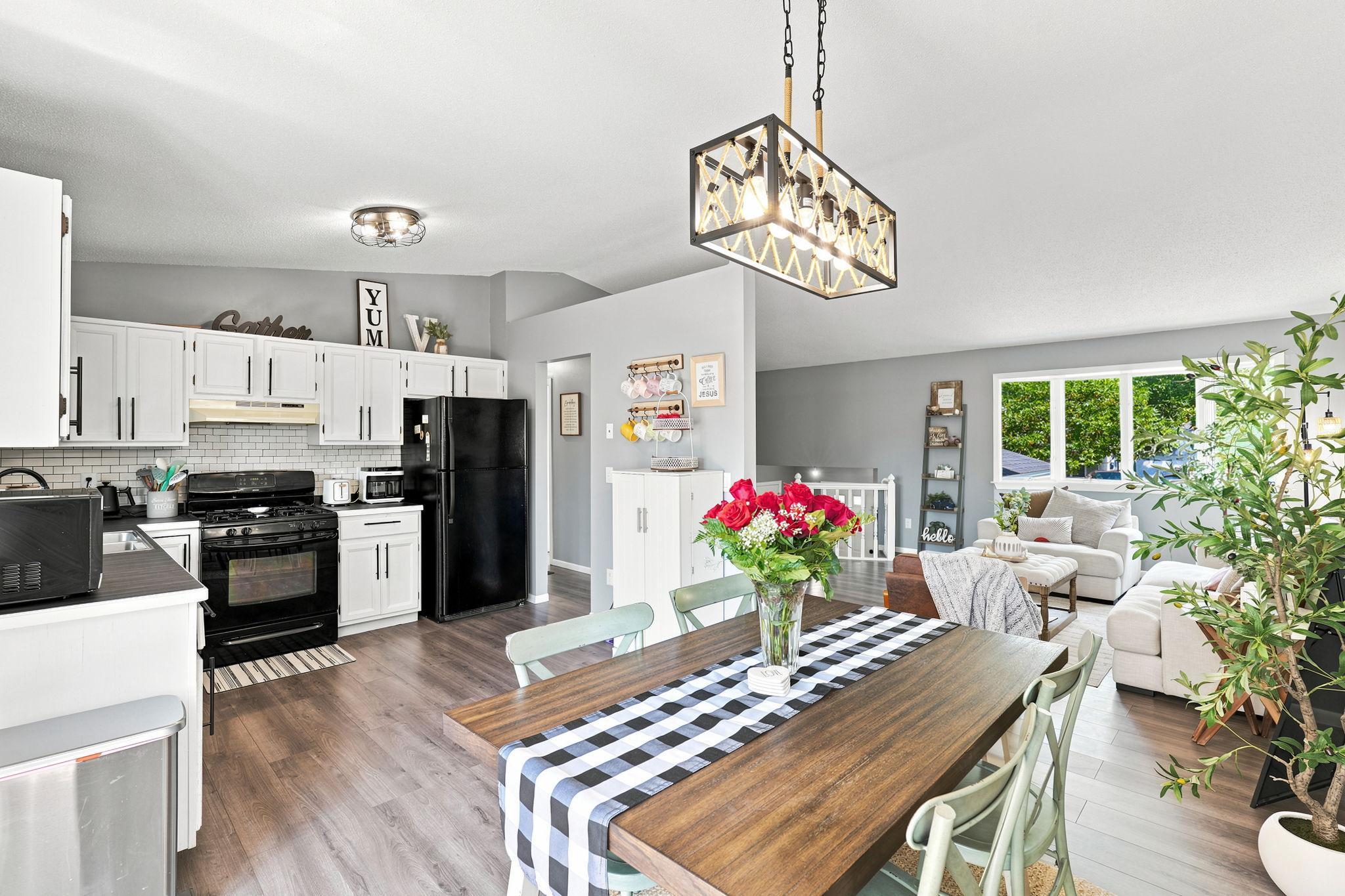 View of Residential at 2682 Guthrie Avenue, Oakdale MN 55128, Oakdale (10 of 43) - Mike Wilen | Minnesota Team Real Estate