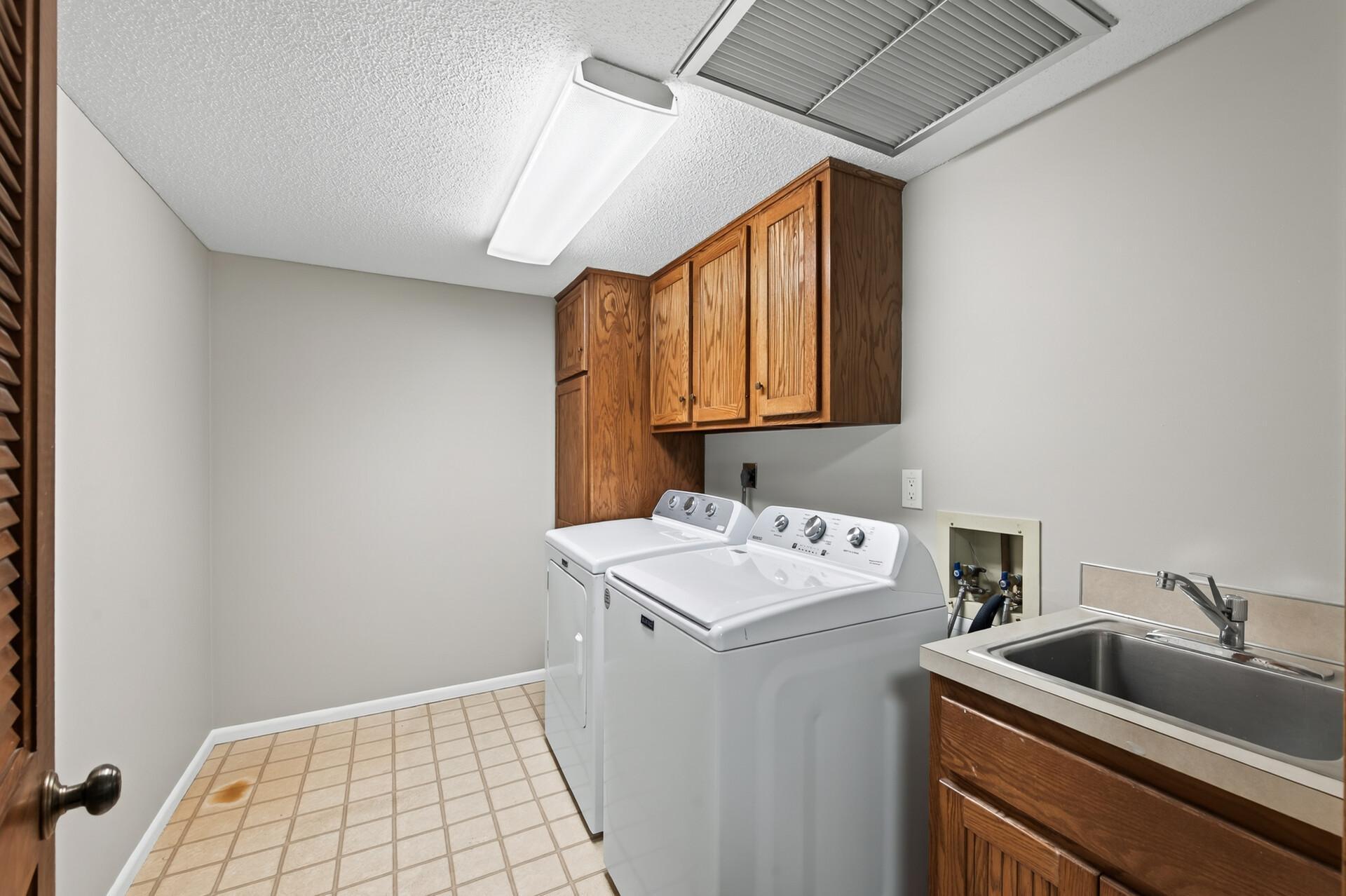 View of Residential at 3020 Saint Albans Mill Road #205, Hopkins MN 55305, Hopkins (22 of 42) - Mike Wilen | Minnesota Team Real Estate