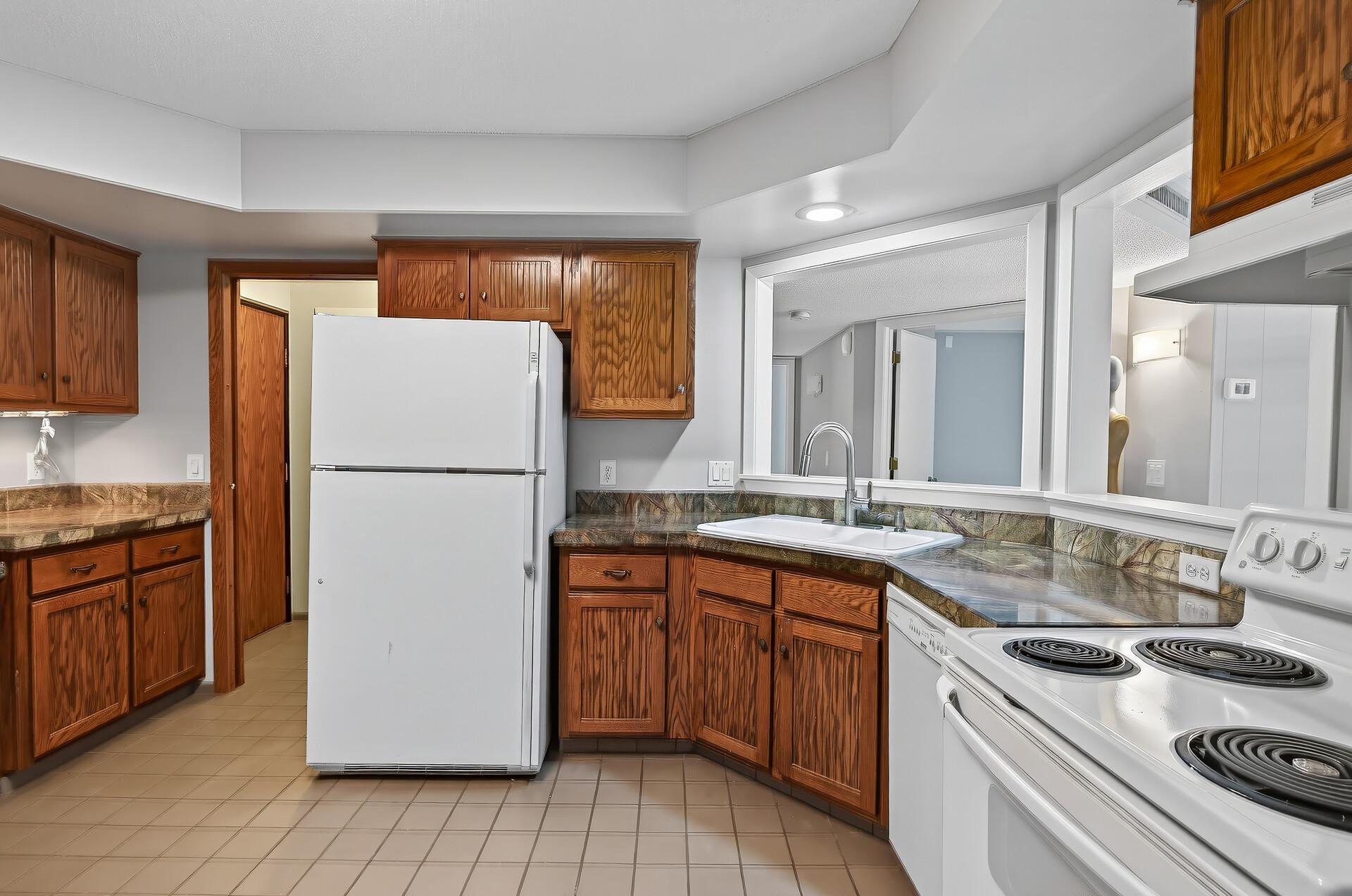 View of Residential at 3020 Saint Albans Mill Road #205, Hopkins MN 55305, Hopkins (10 of 42) - Mike Wilen | Minnesota Team Real Estate