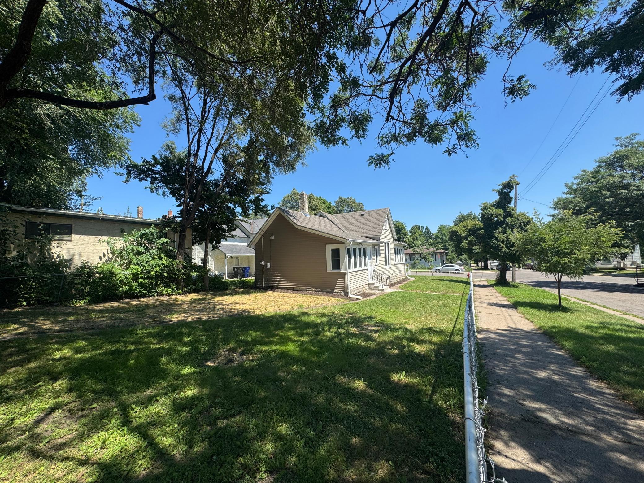 View of Residential at 989 Marion Street, Saint Paul MN 55117, Saint Paul (4 of 10) - Mike Wilen | Minnesota Team Real Estate